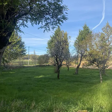 Charmante Quercynoise En Pierre